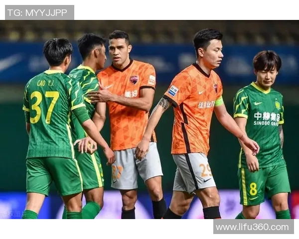 上海足球队以79分稳居冠军赛积分榜首位,争冠形势一片大好 上海足球队以79分稳居冠军赛积分榜首位,争冠形势一片大好