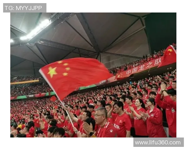 中国签约足球明星签字活动引发球迷热潮与媒体关注 中国签约足球明星签字活动引发球迷热潮与媒体关注