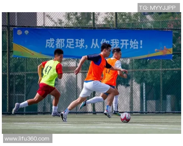 成都足球队整体压制战术解析与未来发展展望